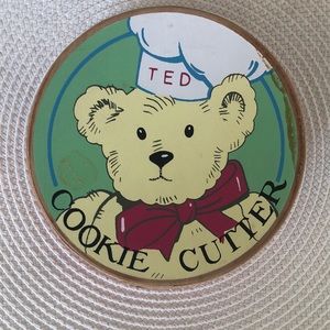 Vintage Teddy bear cookie cutter in band box